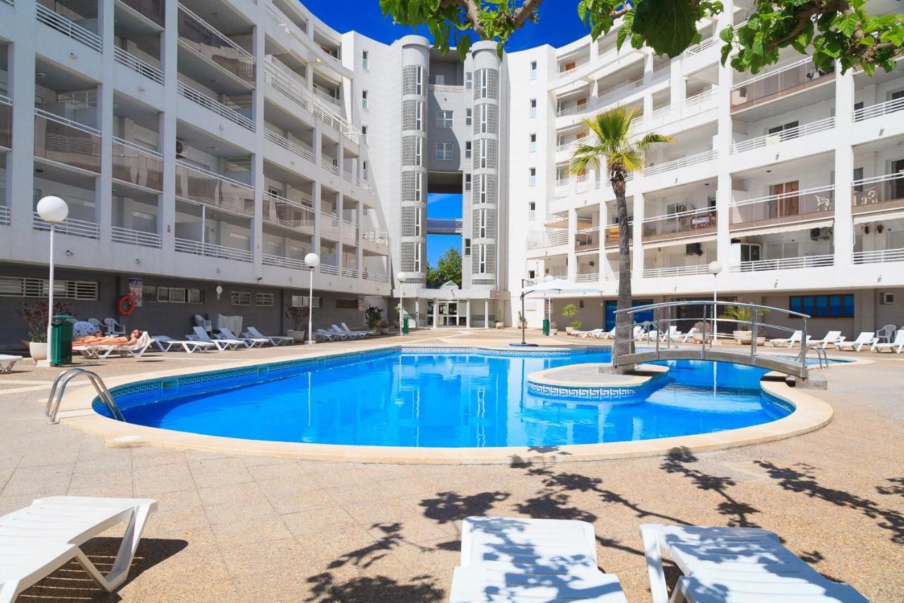 Royal Apartments Салоу Екстериор снимка