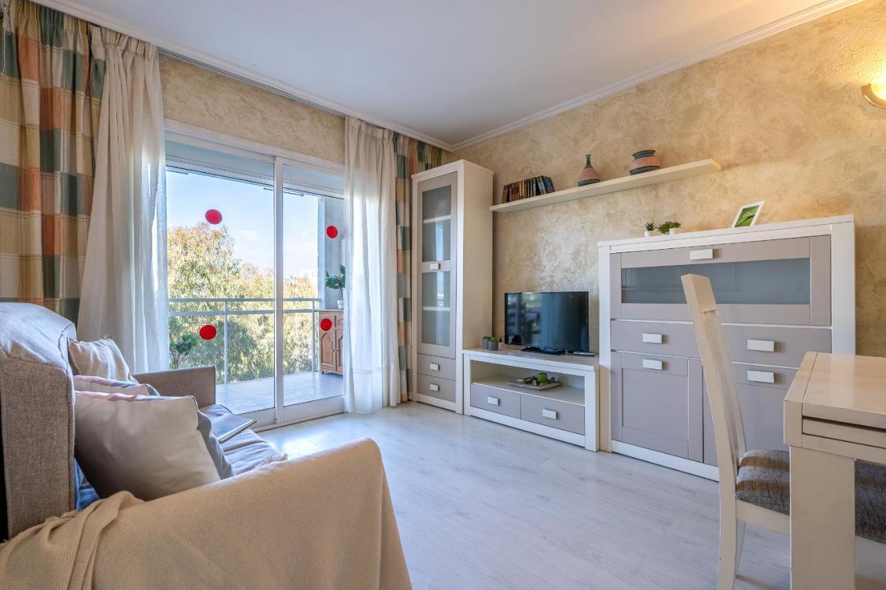 Royal Apartments Салоу Екстериор снимка